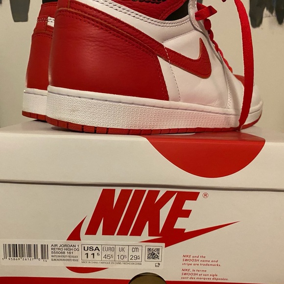 Nike Air Jordan 1 OG - Picture 6 of 8